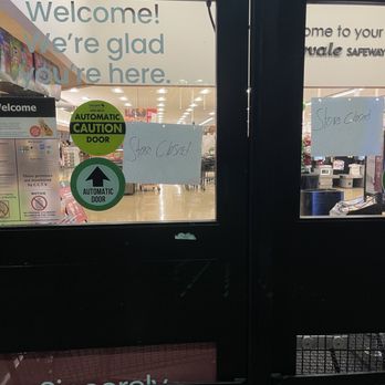 Safeway - Front door - Grocery Near Me - Sunnyvale, California