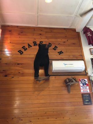 Bear's Den Restaurant & Tavern / Log Cabin Motel by null