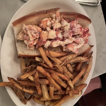 Neptune Oyster - Maine Lobster Roll Sandwich - Seafood Near Me - Boston, Massachusetts Neptune Oyster - Maine Lobster Roll Sandwich - Seafood Near Me - Boston, Massachusetts