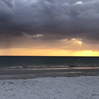 Tropical Breeze Resort - Less than a 3 minute walk to this view - Resorts Near Me - Sarasota, Florida