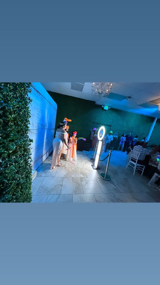 SHINE BRIGHT PHOTO BOOTH - Updated September 2024 - Riverside ...
