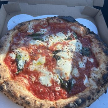 Nuovo Wood Fired Pizza - Margherita Pizza - Food Trucks Near Me - Clovis, California