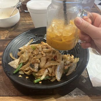 Thai Towne Eatery - Drunken Noodle Thai Ice Tea - Thai Near Me - Orange, California
