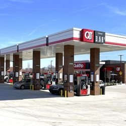 QuikTrip - Building Exterior
