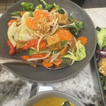 Ari's Thai Eatery - Tofu Stir-Fried Mixed Vegetable - Thai Near Me - Azusa, California