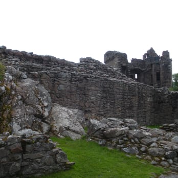 Urquhart Castle - gorgeous ruins - Castles Near Me - Inverness-shire, HLD