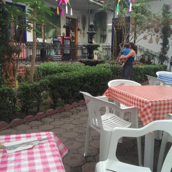 La Casona del Sabor - Fuente con tortugas - Mexican Near Me - México, D.F., DIF La Casona del Sabor - Fuente con tortugas - Mexican Near Me - México, D.F., DIF