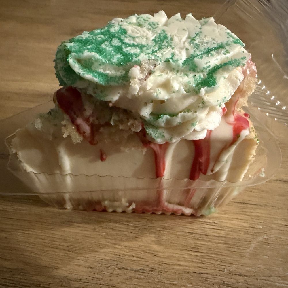 Mak & Cheesecakes - Christmas Tree Cheesecake - Desserts Near Me - Greenville, South Carolina