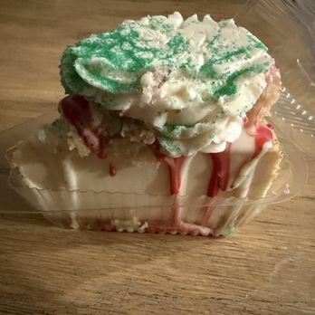 Mak & Cheesecakes - Christmas Tree Cheesecake - Desserts Near Me - Greenville, South Carolina