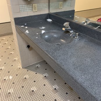 LA Fitness - Not only was the sink disgusting , it also didn't work - Gyms Near Me - Patchogue, New York
