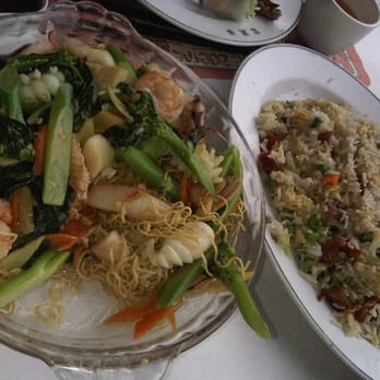 Furama Restaurant - Noodles and fried rice - Dim Sum Near Me - Chicago, Illinois