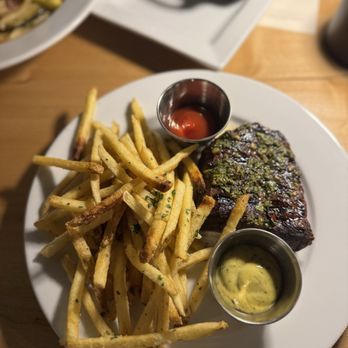 Parque 1055 - Wine Bars Near Me - Santa Paula, California Parque 1055 - Wine Bars Near Me - Santa Paula, California
