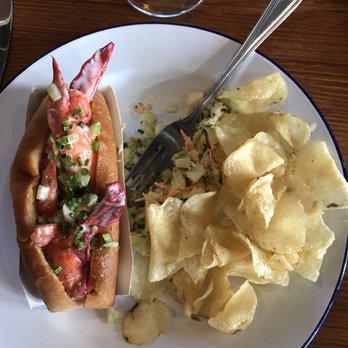 Bar Harbor - Lobster roll New England style - Seafood Near Me - Seattle, Washington Bar Harbor - Lobster roll New England style - Seafood Near Me - Seattle, Washington