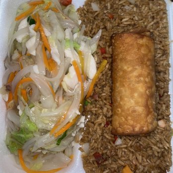 New King Yen Too - Chicken chow mein and egg roll with wonton soup. - Chinese Near Me - Southwick, Massachusetts