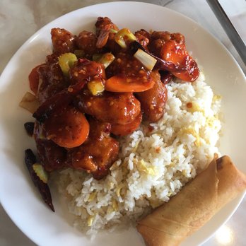 San Wok Express - Lunch special General Tso Chicken w/ rice, comes with egg roll and soup.  ( I asked for level 5 spiciness) - Chinese Near Me - Kent, Washington