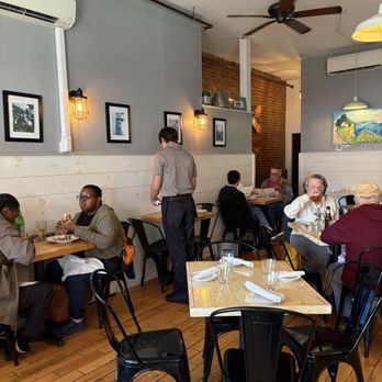 North Beacon Oyster - Inside - Seafood Near Me - Rockland, Maine