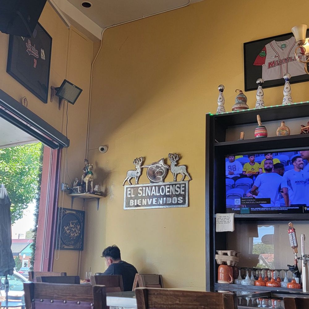 El Sinaloense - Atmosphere,  great food,some  inside appearances - Seafood Near Me - San Mateo, California
