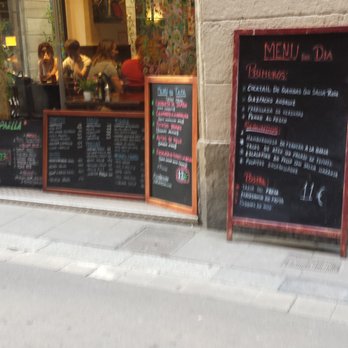 Momo - Specials and menu board at Momo in Barcelona - Spanish Near Me - Barcelona, B Momo - Specials and menu board at Momo in Barcelona - Spanish Near Me - Barcelona, B