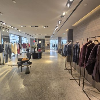 max showroom near by me