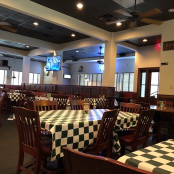 Brew-Bacher's Grill - Main dining area - Cajun/Creole Near Me - Baton Rouge, Louisiana