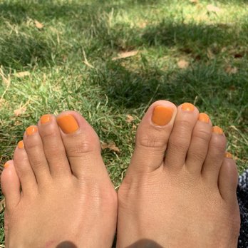 Moon's Nails and Spa - Nail Salons Near Me - Davis, California