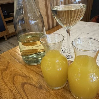The Finch - Pineapple mimosas - New American Near Me - Dallas, Texas