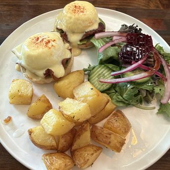 Greenhouse Cafe - California Benedict - Cafes Near Me - Citrus Heights, California