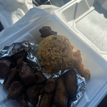 El Borincano Restaurant - Puerto Rican Near Me - Virginia Beach, Virginia