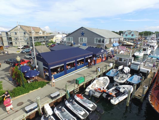 Fishbones Bar & Grille by null