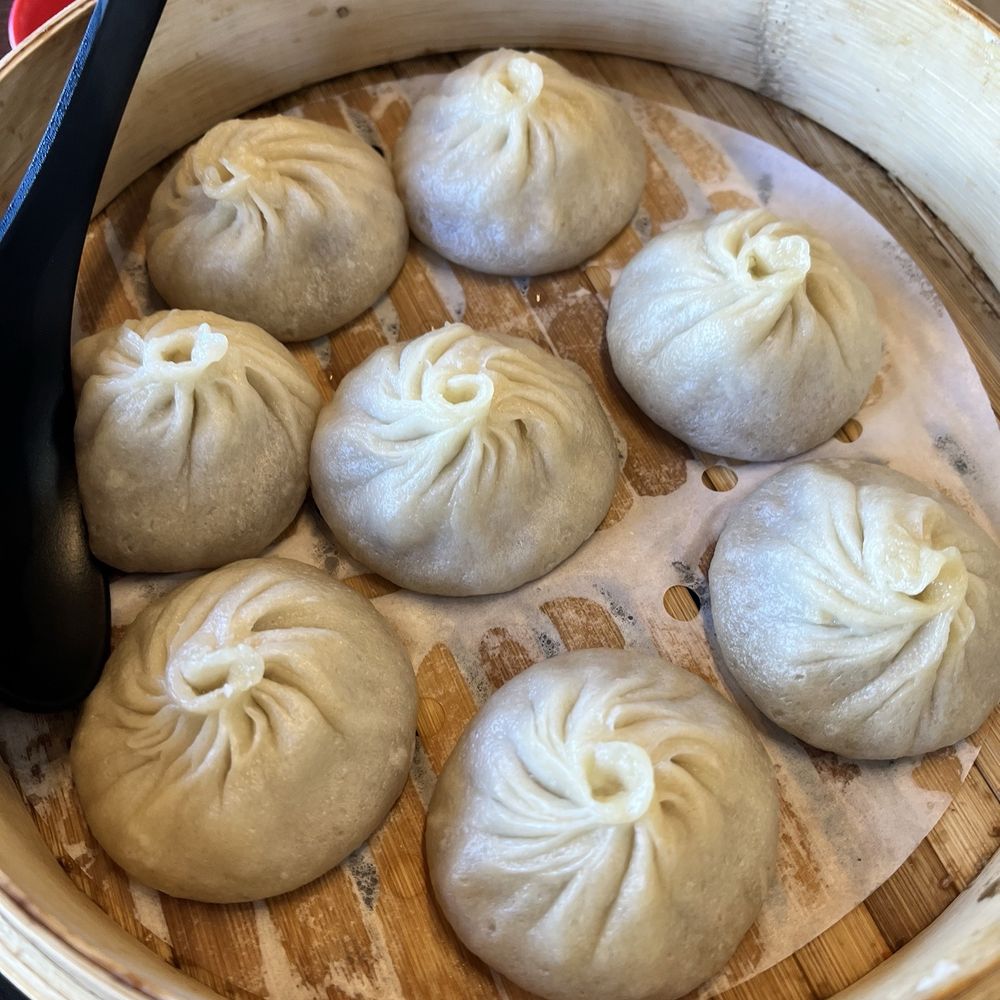 E1. Traditional Soup Dumplings
