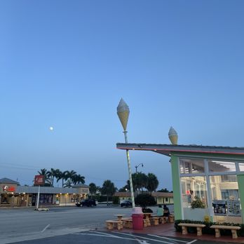 Carvel - Ice Cream & Frozen Yogurt Near Me - West Palm Beach, Florida