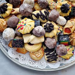 Verdi's Italian Market - Cookie platter.