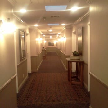 Sand Pebbles Inn - The upstairs hallway - Hotels Near Me - Cambria, California Sand Pebbles Inn - The upstairs hallway - Hotels Near Me - Cambria, California