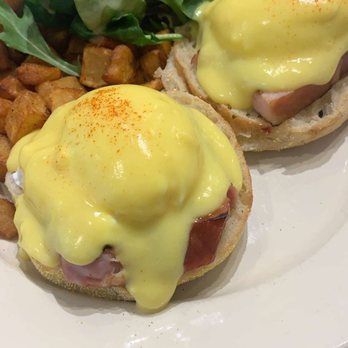 Aloha Kitchen - Eggs Benedict - Breakfast & Brunch Near Me - Honolulu, Hawaii Aloha Kitchen - Eggs Benedict - Breakfast & Brunch Near Me - Honolulu, Hawaii