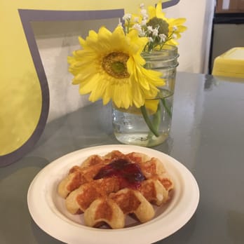 Little Gem Belgian Waffles - Desserts Near Me - Berkeley, California