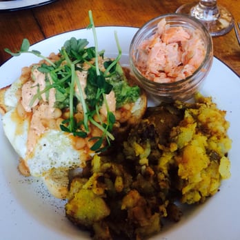 Chadwick's - Huevo Rancheros - Canadian (New) Near Me - Toronto, Ontario