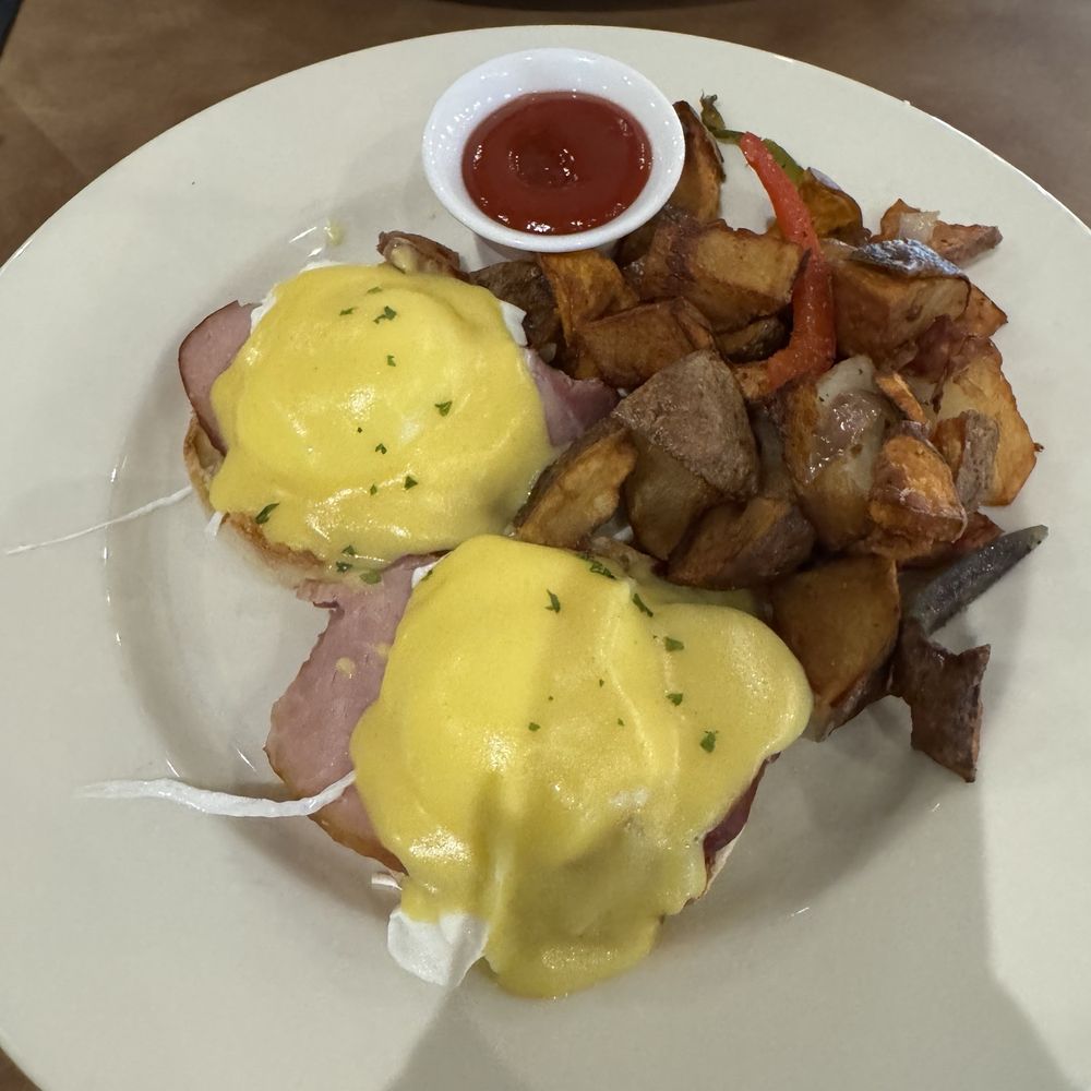 Brick Restaurant - Eggs Benedict with home fries - New American Near Me - Jacksonville, Florida Brick Restaurant - Eggs Benedict with home fries - New American Near Me - Jacksonville, Florida