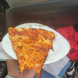 Za Cart Pizza - Cheese pizza, cooked well done as asked for.