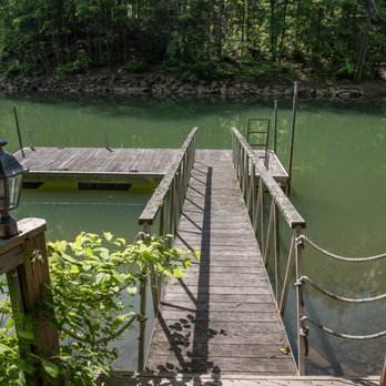 Mountain Vista Properties - Lakefront home in Lake James - Real Estate Agents Near Me - Black Mountain, North Carolina Mountain Vista Properties - Lakefront home in Lake James - Real Estate Agents Near Me - Black Mountain, North Carolina