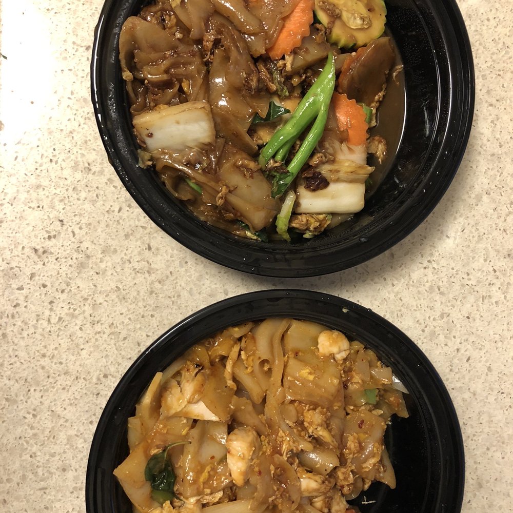 Pad See Eiw and Drunken Noodle