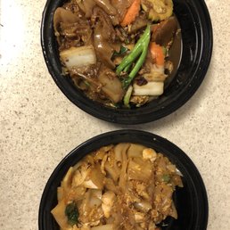 Pad See Eiw and Drunken Noodle