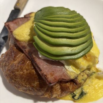Over Easy Kitchen - Avocado Benedict - Salad Near Me - Holmdel, New Jersey