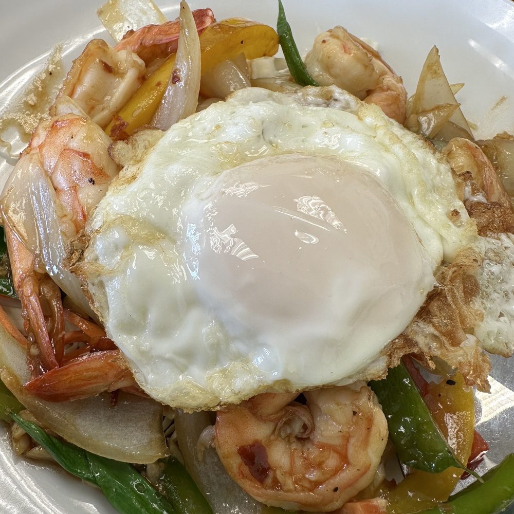 Malai Thai Kitchen - Garlic Pepper Shrimp (with a runny egg on top!) - Thai Near Me - Wahiawa, Hawaii