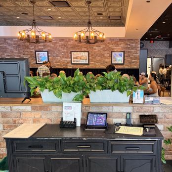 Makers Union - Pubs Near Me - Reston, Virginia