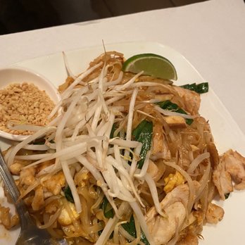 SriPraPhai Thai Restaurant - Pad thai - Thai Near Me - Williston Park, New York SriPraPhai Thai Restaurant - Pad thai - Thai Near Me - Williston Park, New York