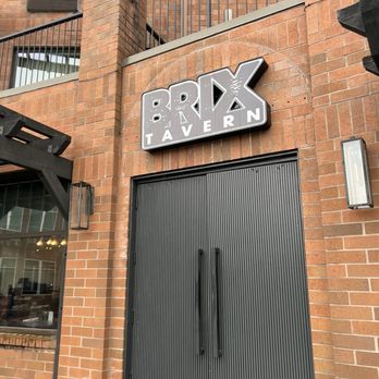 Brix Tavern - Tualatin - Breakfast & Brunch Near Me - Tualatin, Oregon