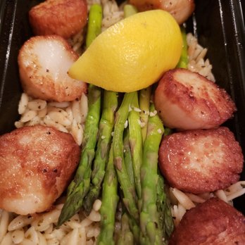 Hershey Pantry - Scallops, asparagus & lemon risotto. Yum! - Breakfast & Brunch Near Me - Hershey, Pennsylvania