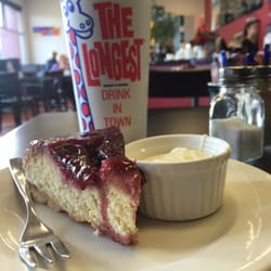 Pukeko's Nest Cafe - A quick snack. Lime thick shake and upside down plum cake.