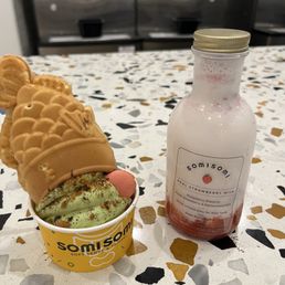 Ahboong upside down and strawberry milk