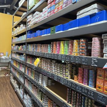 Hollywood Feed - Dog food - Pet Stores Near Me - Murphy, Texas